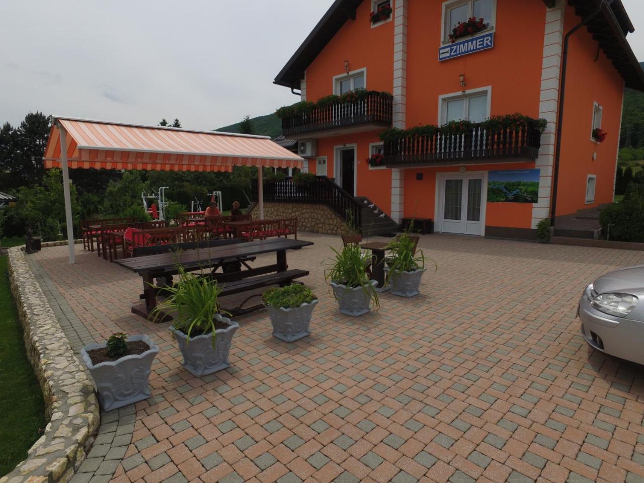 Plitvice Pension Perisic Korenica Eksteriør bilde